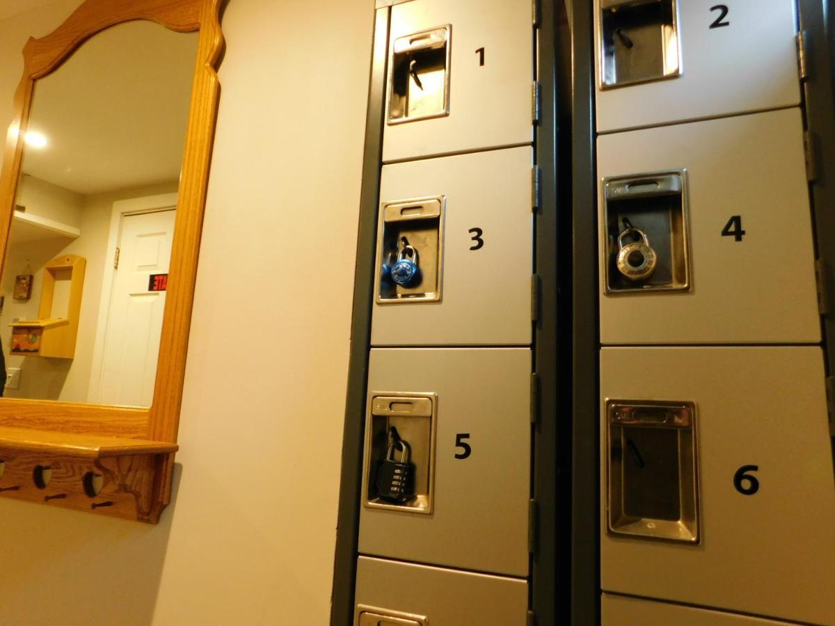 The Calgary Hub Hostel Style Home מראה חיצוני תמונה