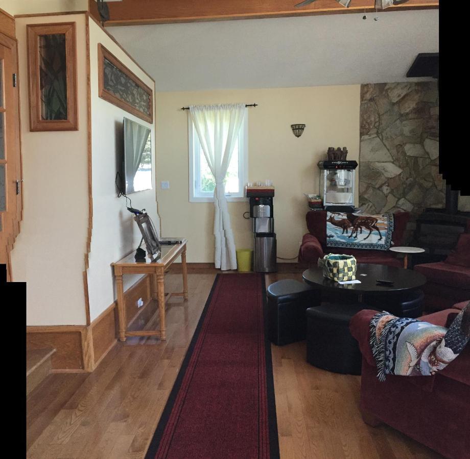 The Calgary Hub Hostel Style Home מראה חיצוני תמונה
