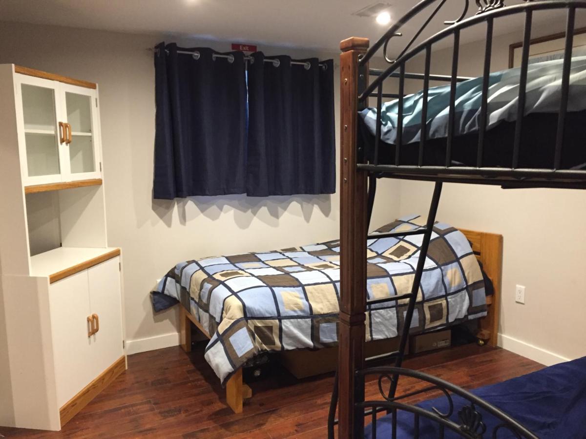 The Calgary Hub Hostel Style Home מראה חיצוני תמונה